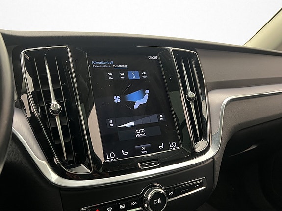 Volvo V60 Cross Country 20 of 30