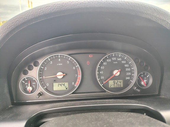 Ford Mondeo 2 of 7