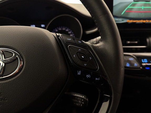 Toyota C-HR 15 of 27