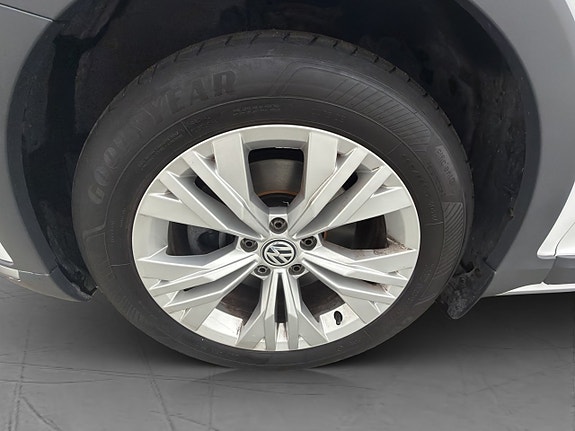 Volkswagen Passat Alltrack 25 of 28