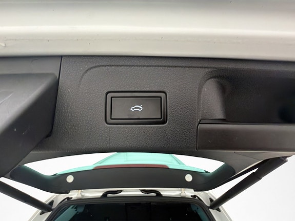 Volkswagen Passat Alltrack 10 of 28