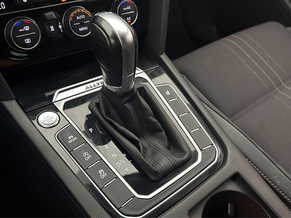 Volkswagen Passat Alltrack 21 of 28