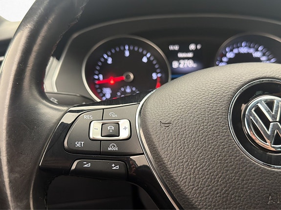 Volkswagen Passat Alltrack 23 of 28