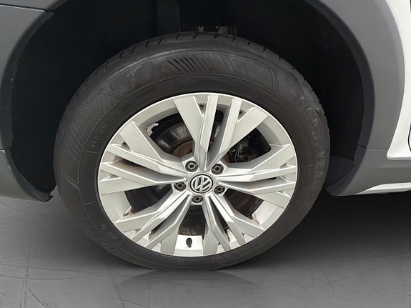 Volkswagen Passat Alltrack 27 of 28