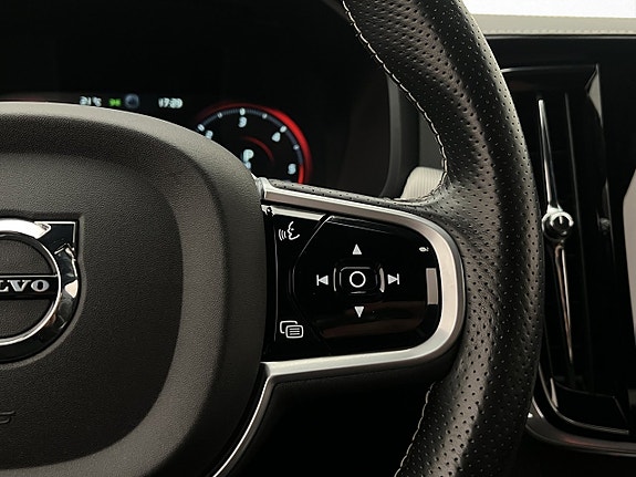 Volvo V90 27 of 30