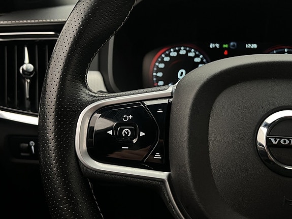 Volvo V90 28 of 30