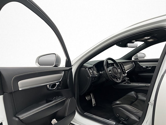 Volvo V90 14 of 30