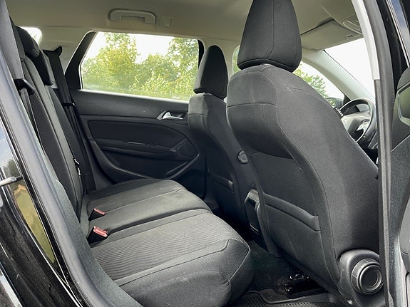Peugeot 308 SW 11 of 12