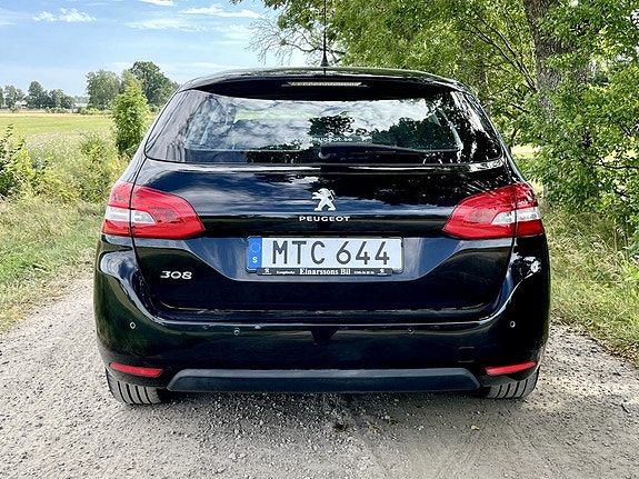 Peugeot 308 SW 7 of 12