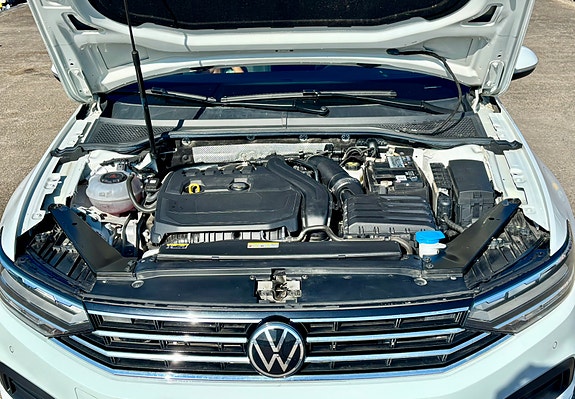Volkswagen Passat 10 of 12