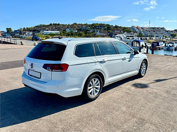 Volkswagen Passat 4 of 12