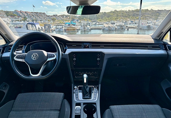 Volkswagen Passat 6 of 12
