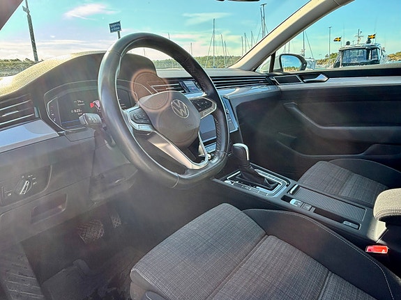Volkswagen Passat 7 of 12