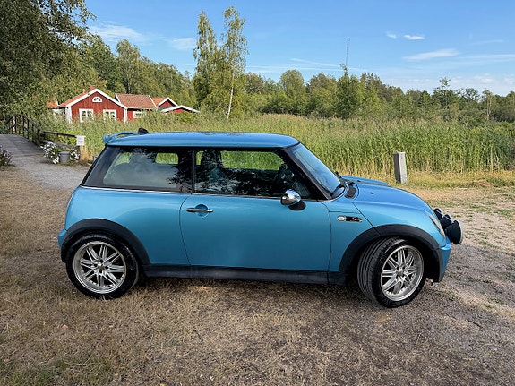 MINI Cooper S 2 of 20