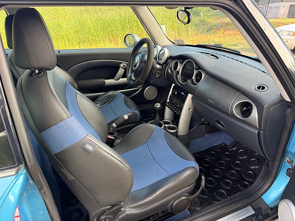 MINI Cooper S 10 of 20