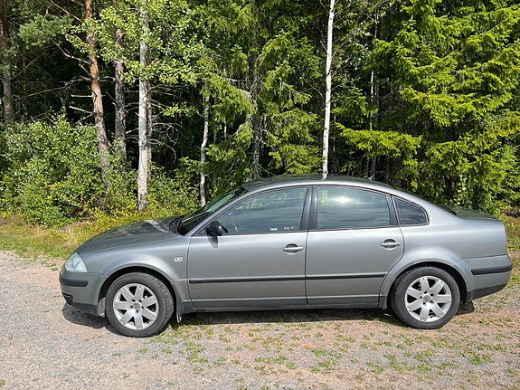 Volkswagen Passat 5 of 6