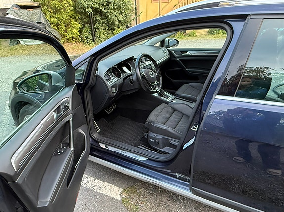 Volkswagen Golf Alltrack 7 of 13