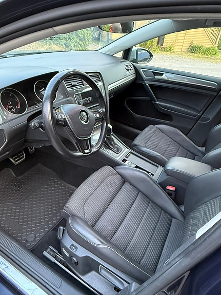 Volkswagen Golf Alltrack 6 of 13