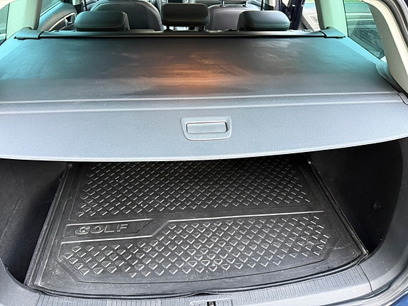 Volkswagen Golf Alltrack 10 of 13