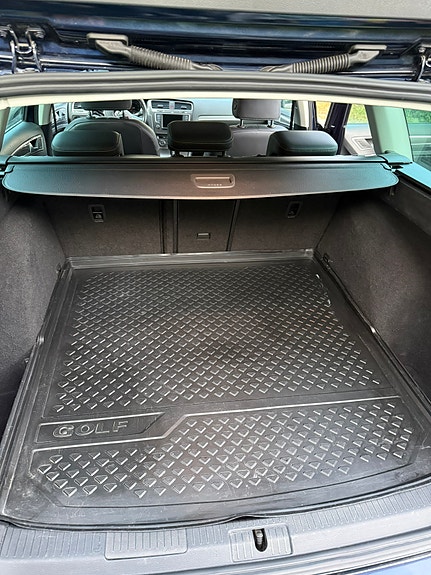 Volkswagen Golf Alltrack 9 of 13