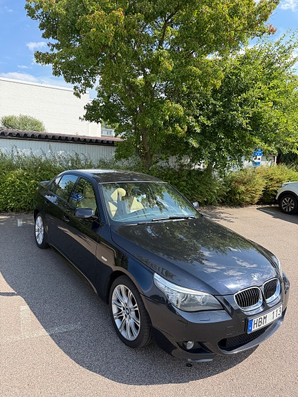 BMW 530xd 4 of 5