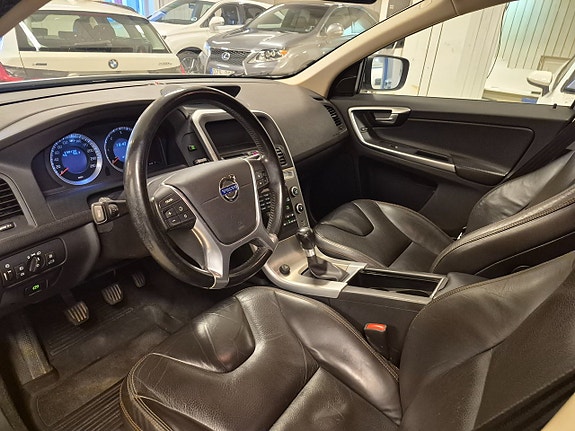 Volvo XC60 7 of 15