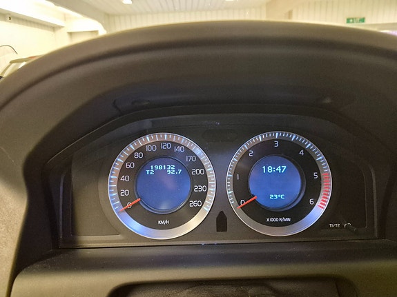 Volvo XC60 13 of 15