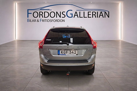 Volvo XC60 5 of 15