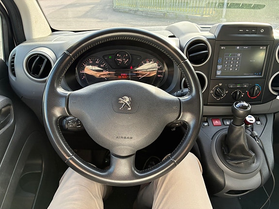 Peugeot Partner 2 of 10