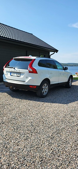 Volvo XC60 2 of 6