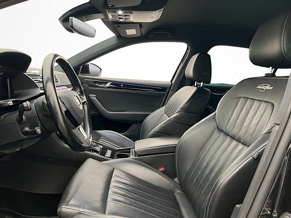 Skoda Superb 16 of 30