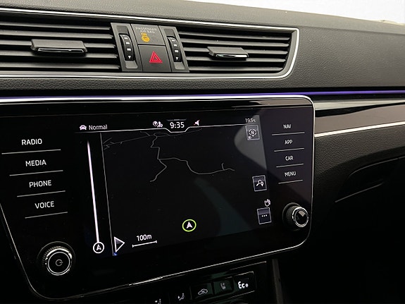 Skoda Superb 27 of 30