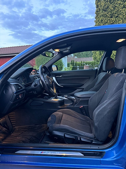 BMW M235i 10 of 12