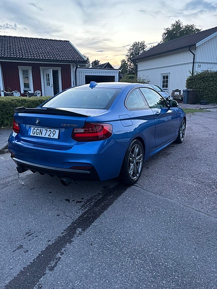 BMW M235i 5 of 12