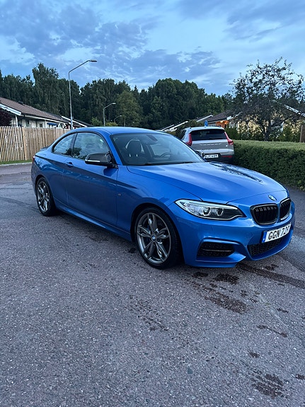 BMW M235i 6 of 12