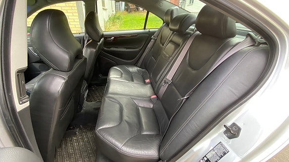 Volvo S60 9 of 12