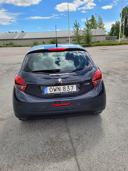 Peugeot 208 8 of 8