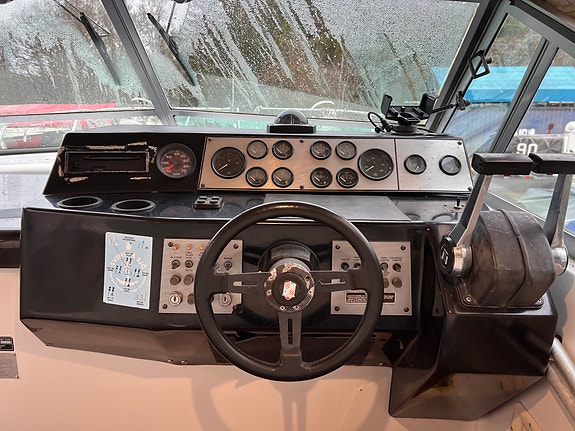 Chris-Craft 284 Amerosport 2 of 9