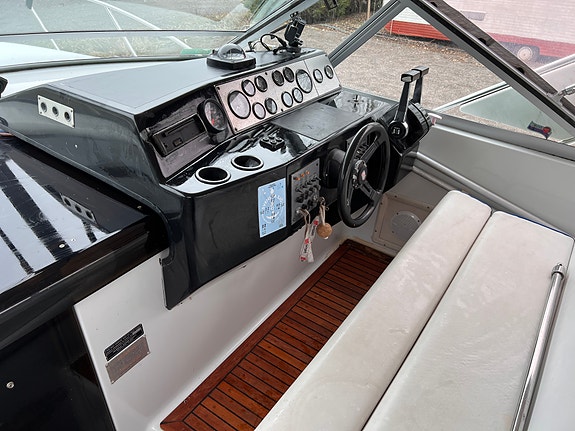 Chris-Craft 284 Amerosport 3 of 9