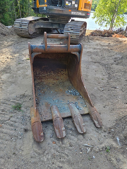 Rototilt Tandade grävskopor s60 och s40 fäste 3 of 9