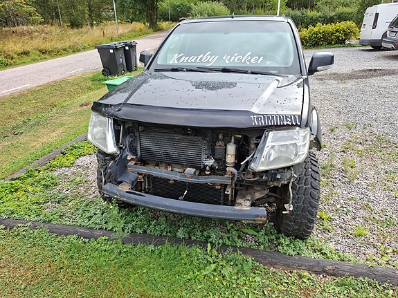Nissan Navara 2 of 5