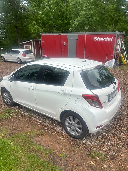 Toyota Yaris 4 of 5