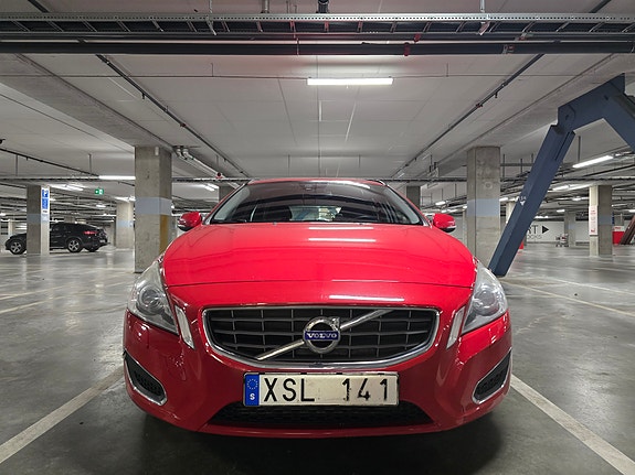 Volvo V60 3 of 16