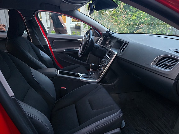 Volvo V60 6 of 16