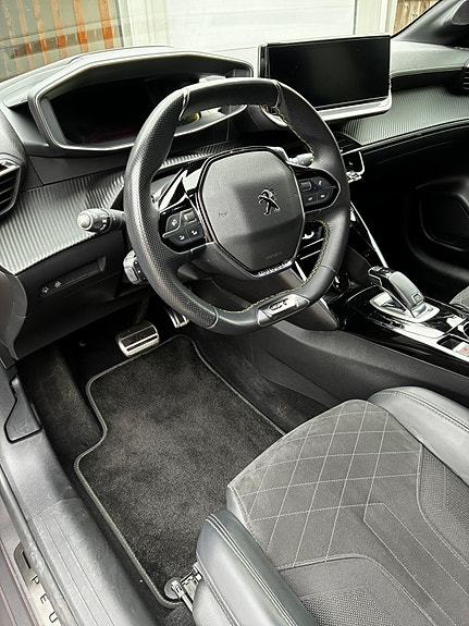 Peugeot 208 12 of 12