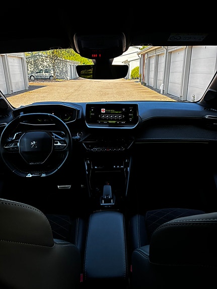 Peugeot 208 11 of 11