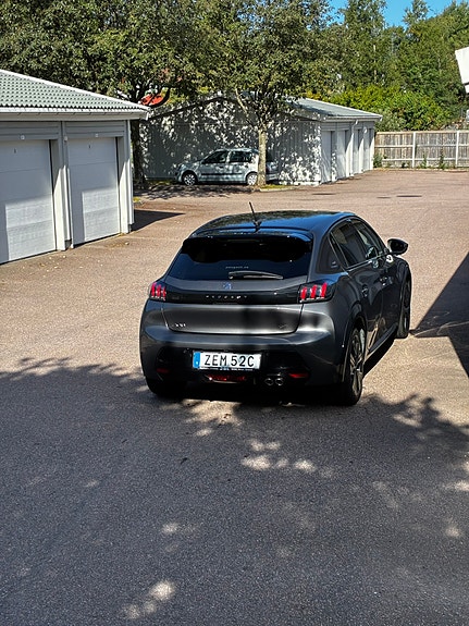 Peugeot 208 5 of 11