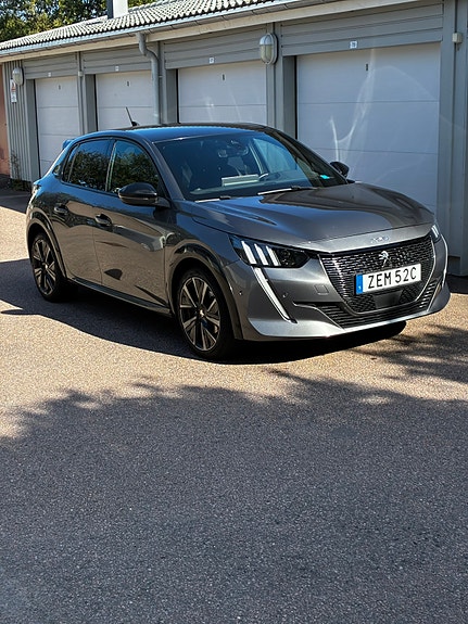 Peugeot 208 4 of 11