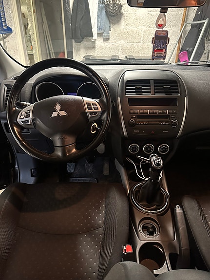 Mitsubishi ASX 2 of 3