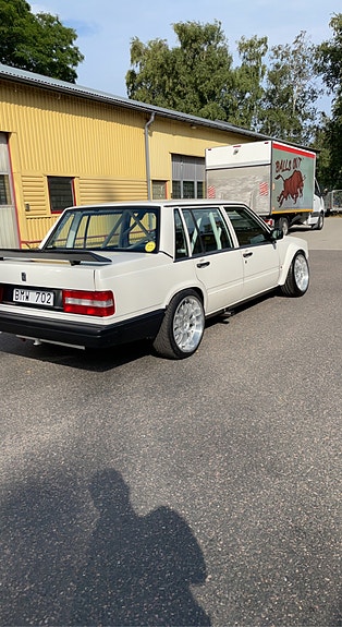 Volvo 740 2 of 19